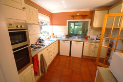 Badgers Watch, Winford, Isle of Wight. Dog friendly self catering cottage