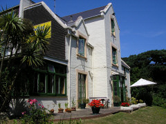 Traditional bed and breakfast overlooking the sea