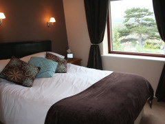 Bedford Lodge, Shanklin, Isle of Wight. Traditional bed and breakfast overlooking the sea