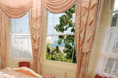 Caprera Hotel, Sandown, Isle of Wight. Family run fully licensed guest house