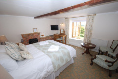 Chequers Inn Holidays, Rookley, Isle of Wight. Luxury Pub Bed and Breakfast Isle of Wight