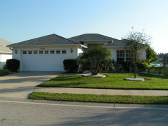 Lakeside villa in Florida