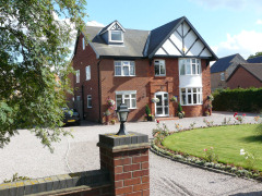 Guest house on edge of Lincoln