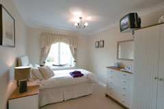 Guest house on edge of Lincoln