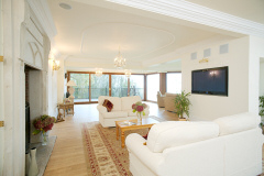 Luxury accommodation overlooking the sea at Luccombe