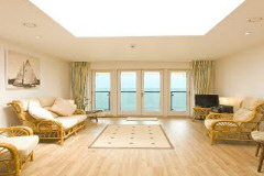 Self Catering in Seagrove Bay, The Sea House, Seaview, Isle of Wight