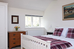The Barn and Stable at Buddle Place, Niton Undercliff, Isle of Wight. Holiday cottage in Niton on the Isle of Wight