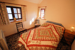 Locksgreen Dairy, Porchfield, Isle of Wight. Self catering cottage on the edge of rural village