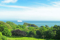 Westfield House, Ventnor, Isle of Wight. Bed and breakfast in Bonchurch with sea views.